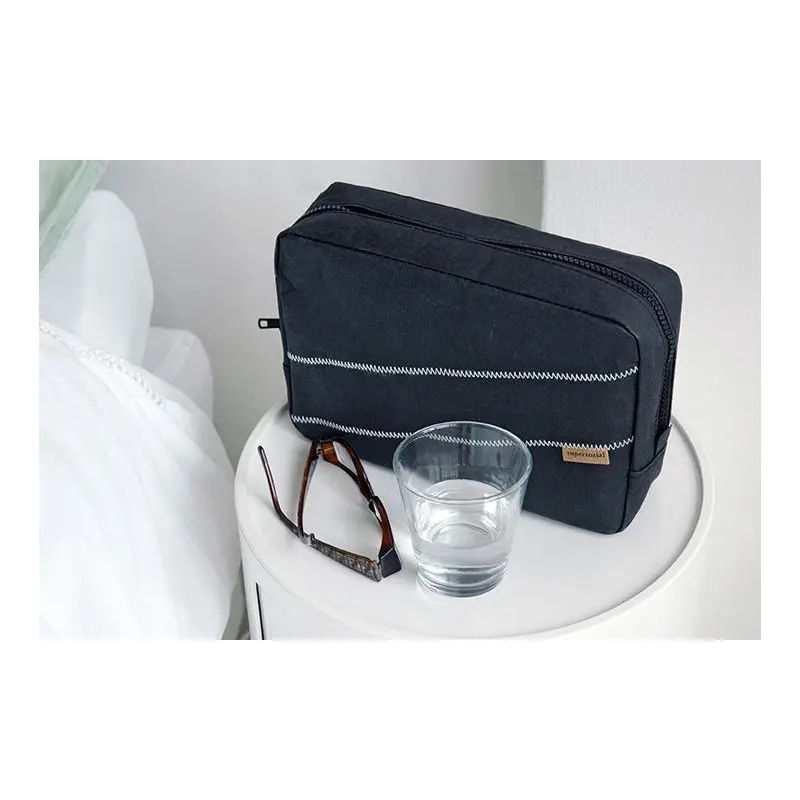 On-The-Road Mid Stay Toiletbag (Medium)