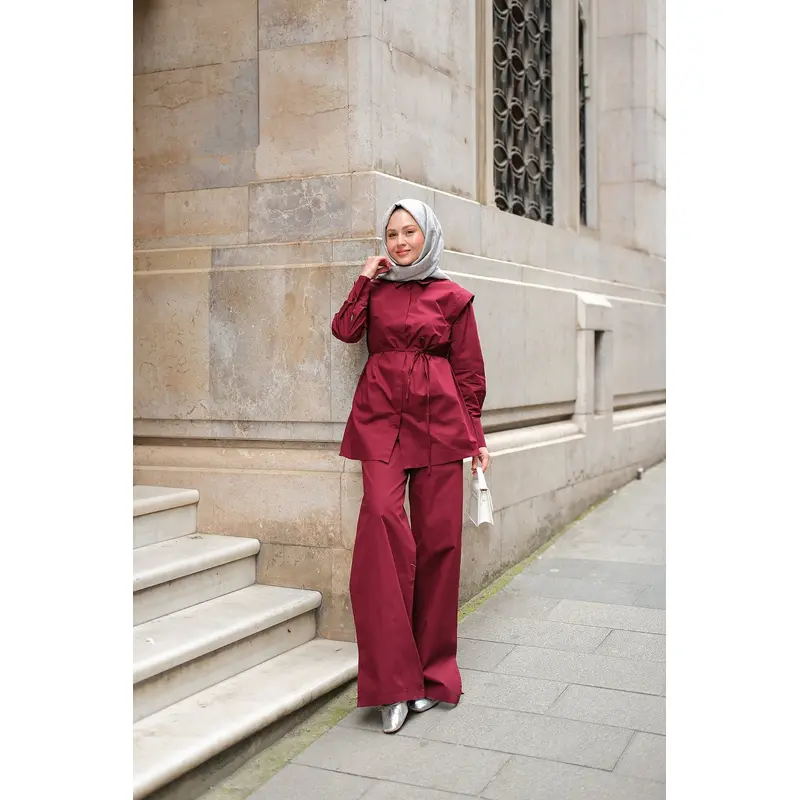 Elegant Set With External Padding Detail Burgundy