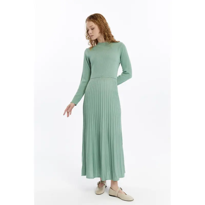 25004 Women's Pleated Skirt, Thin Seasonal Cold Yarn Knitwear Dress, Almond Green